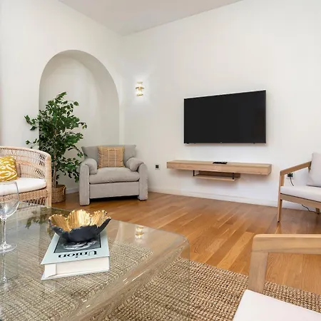 Genteel Carlos V סביליה